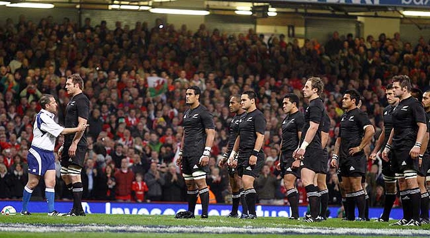 Der verzweifelte Versuch Kaplans, die «All Blacks» in Bewegung zu versetzen.