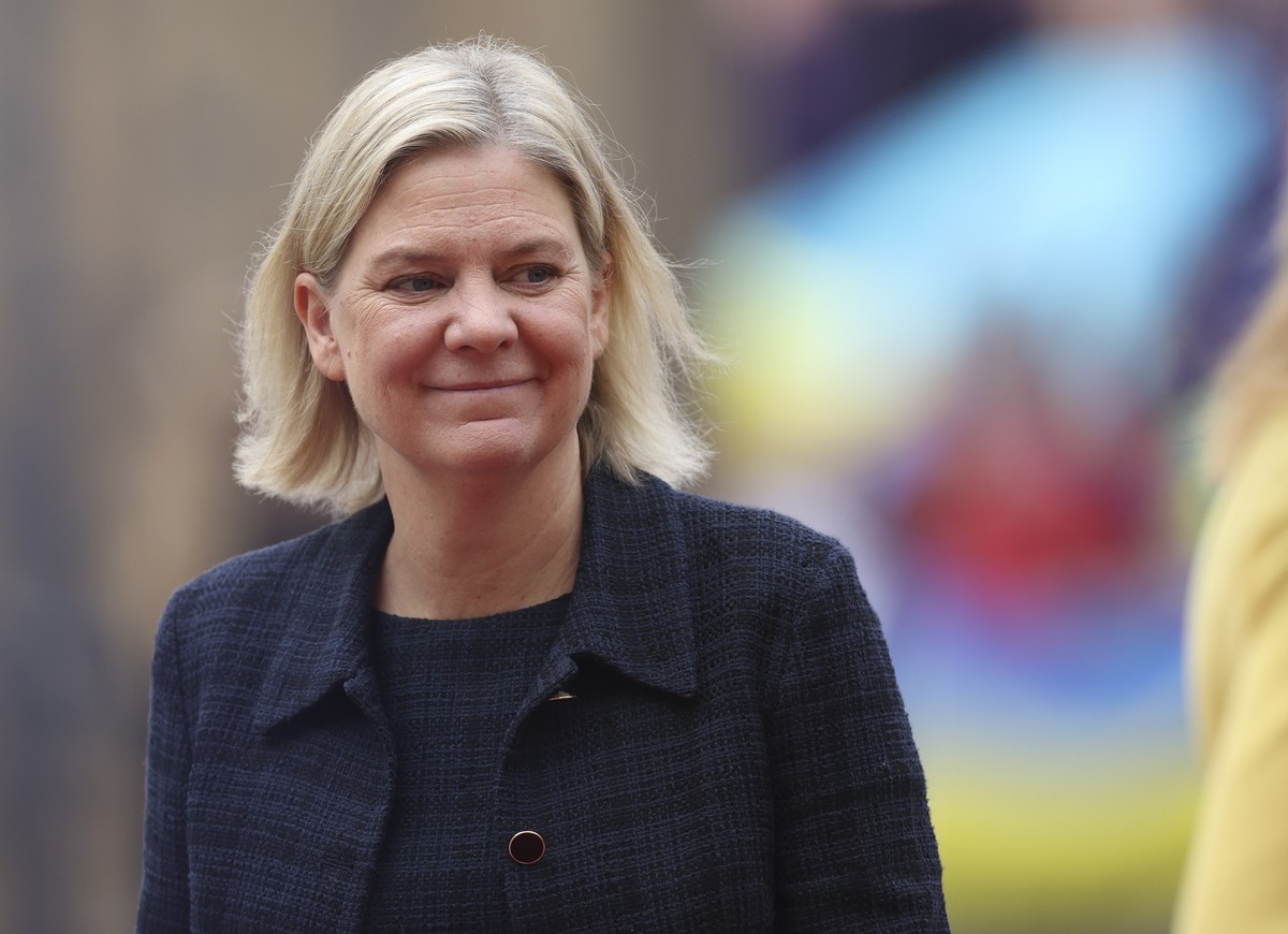 epa10228669 Sweden's Prime Minister Magdalena Andersson arrives at an informal EU summit, in Prague, Czech Republic, 07 October 2022. EU leaders will meet in the Czech capital to discuss pressing ...