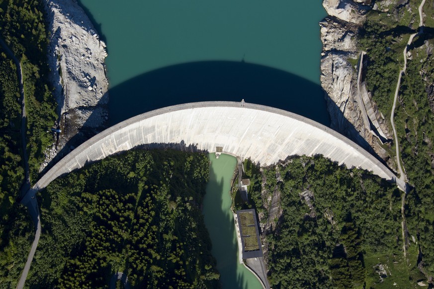 The Zervreila dam wall of the Zervreilasee artificial lake, pictured Monday, July 4, 2011 near Vals in the Canton of Grisons, Switzerland. The lake has a surface area of 1.61 square km and an elevatio ...