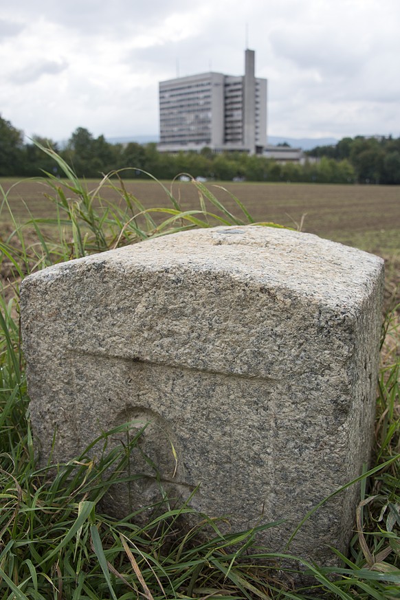 ZUR KANTONALEN ABSTIMMUNG VOM 28. SEPTEMBER 2014 ZUR AENDERUNG DER KANTONSVERFASSUNG (GEGENVORSCHLAG ZUR ZURUECKGEZOGENEN VERFASSUNGSINITIATIVE &quot;FUER DIE FUSION DER KANTONE BASEL-STADT UND BASEL- ...