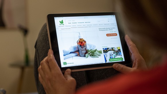 [Gestellte Aufnahme / Symbolbild] Online Shopping nach Seife auf dem Portal von Farmy, fotografiert am 20. Maerz 2020 in Zuerich. (KEYSTONE/Christian Beutler)