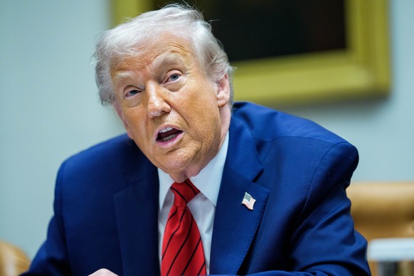 epa12584105 US President Donald J Trump makes remarks in a roundtable with high-tech business executives in the Roosevelt Room of the White House in Washington, DC, USA, 10 December 2025. The Presiden ...