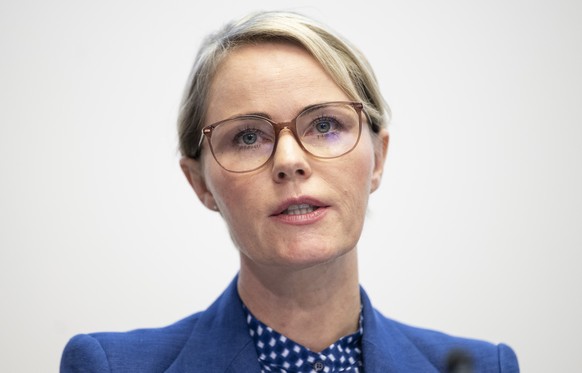 Regierungsraetin Natalie Rickli, informiert an einer Medienkonferenz zur Versorgung von Transgender-Jugendlichen, Schutz vor irreversiblen Eingriffen bei Minderjaehrigen, aufgenommen am Montag, 7. Jul ...