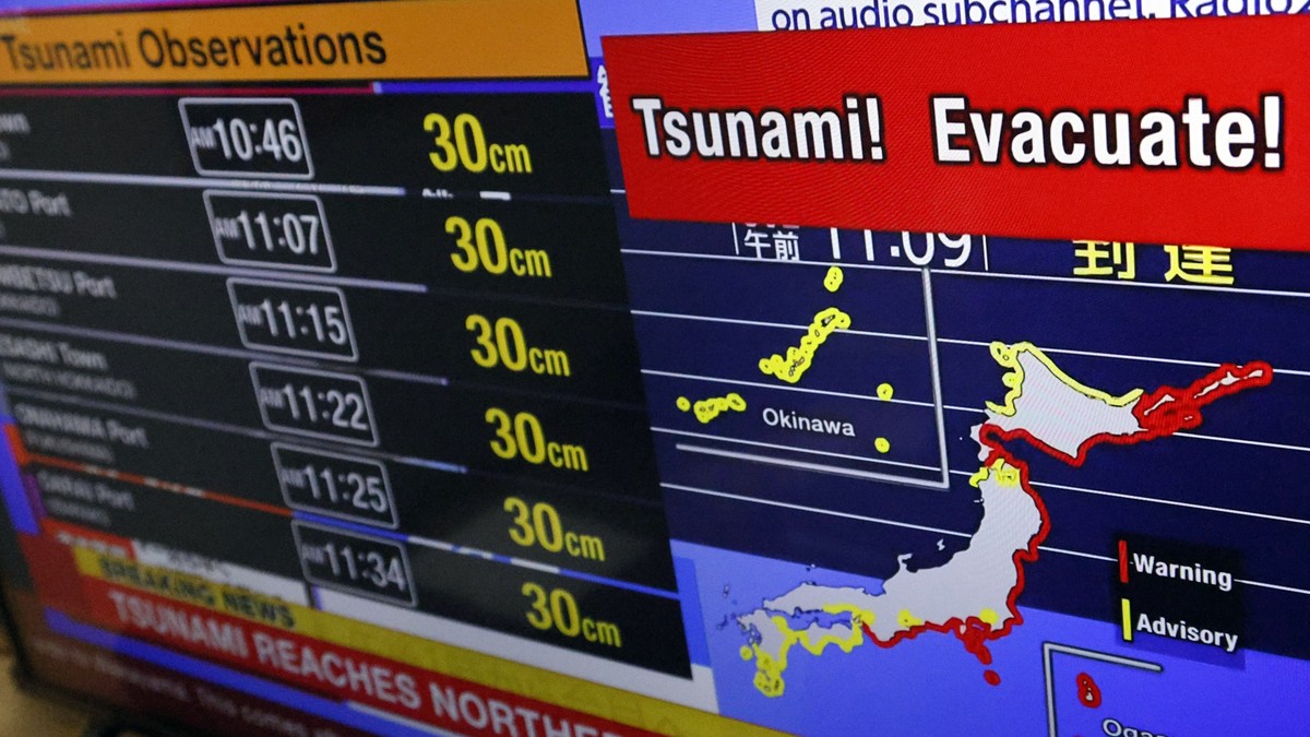 Tsunami-Augenzeuge-in-Japan-Die-Fl-sse-flossen-landeinw-rts-