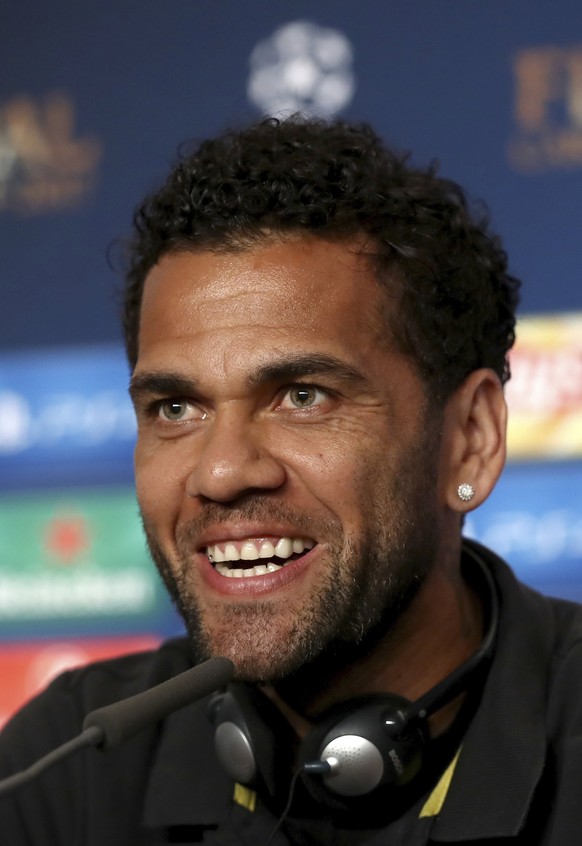 epa06006472 A handout photo made available by the UEFA shows Dani Alves of Juventus talking during a press conference in Cardiff, Britain, 02 June 2017. Juventus FC will face Real Madrid in the UEFA C ...