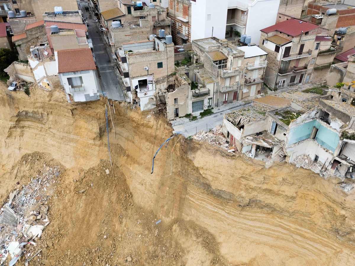 Sicily Landslide Forces Evacuation of 1,500 - Italy Homes at risk and roadways damaged in the area affected by the landslide in Niscemi in Italy on January 28, 2026. Photo by Andrea Petrelli/IPA/ABACA ...
