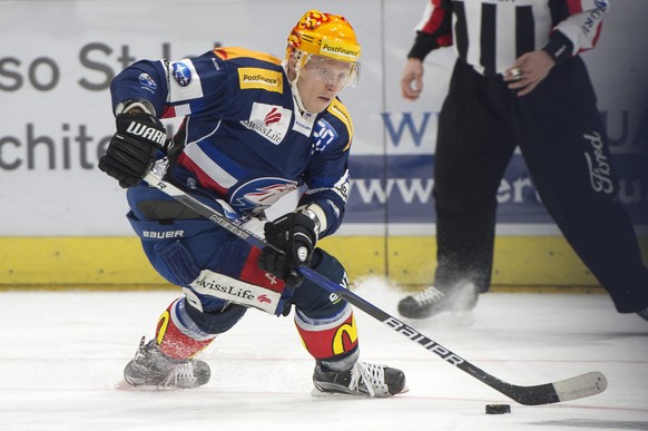 Zuerichs Topscorer Ronalds Kenins im zweiten Eishockey Playoff-Viertelfinalspiel der National League zwischen den ZSC Lions und dem EV Zug, am Dienstag, 13. Maerz 2018, im Zuercher Hallenstadion. (PPR ...