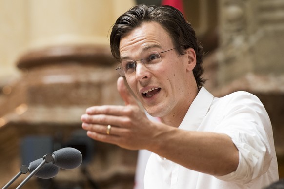 Bastien Girod, GPS-ZH, spricht an der Herbstsession der Eidgenoessischen Raete, am Montag, 12. September 2016 im Nationalrat in Bern. (KEYSTONE/Anthony Anex)