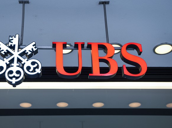 Die Aktien der UBS sind am Mittwoch unter die Marke von 10 Franken gefallen. Damit notiert das Papier der grössten Schweizer Bank auf dem tiefsten Stand seit sieben Jahren. (Archiv)