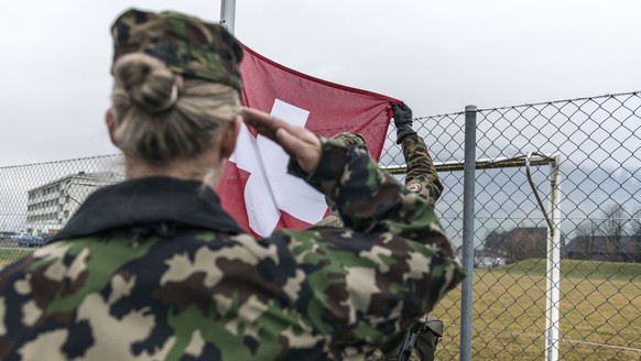 --- DIE SCHWEIZER ARMEE IST IMMER WIEDER EIN THEMA IN DER OEFFENTLICHKEIT. KEYSTONE HAT AUS DIESEM GRUND DAS BILDMATERIAL ZUR SCHWEIZER ARMEE AKTUALISIERT UND STELLT IHNEN IN LOSER REIHENFOLGE NEUE TH ...