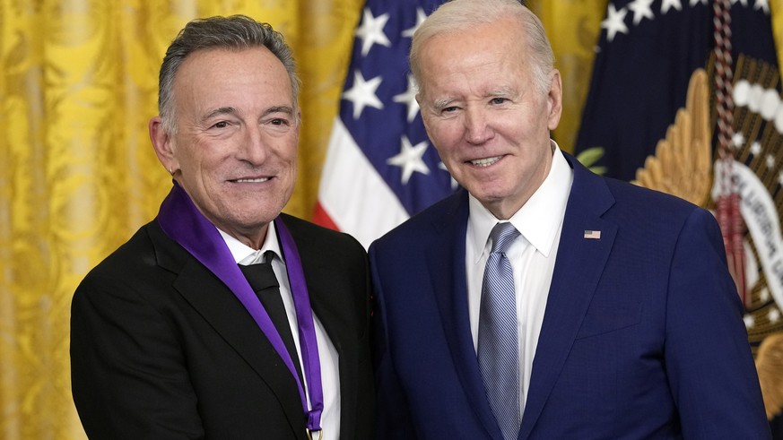 US President Biden honors Bruce Springsteen and other artists