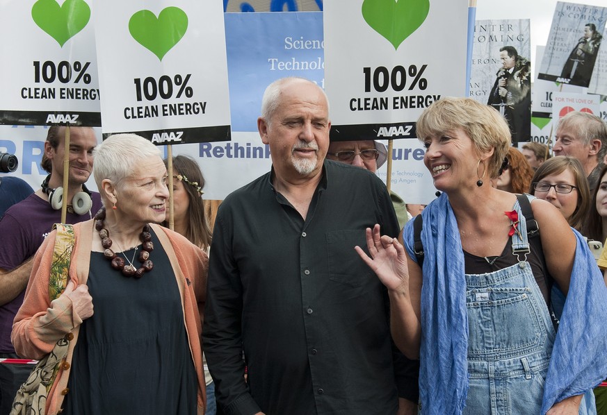 In London nahmen die Modedesignerin Vivenne Westwood, der Musiker Peter Gabriel und die Schauspielerin Emma Thompson an der Kundgebung teil.&nbsp;