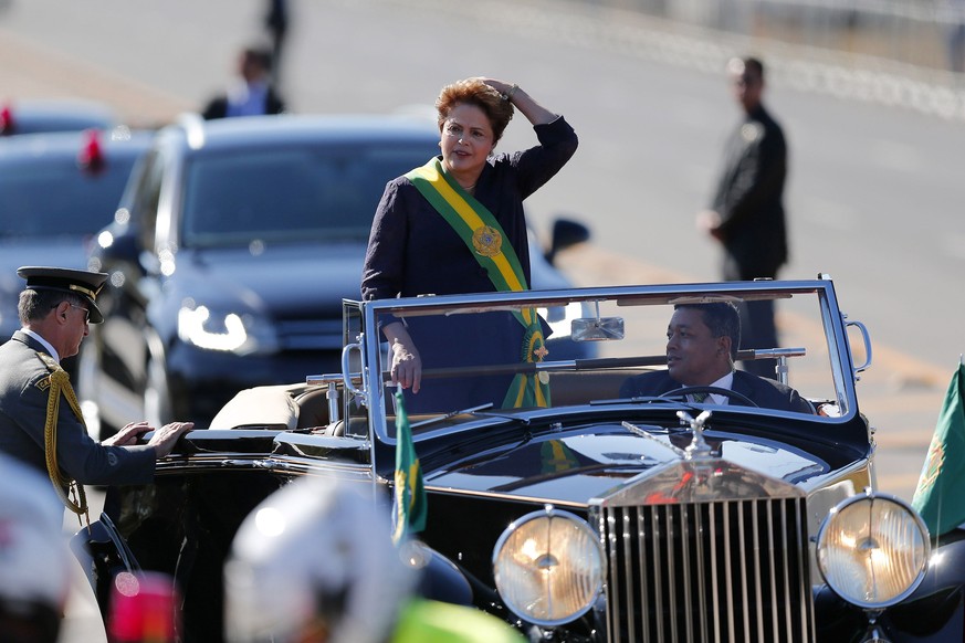 Brasiliens Präsidentin&nbsp;Dilma Rousseff bei einer Parade.