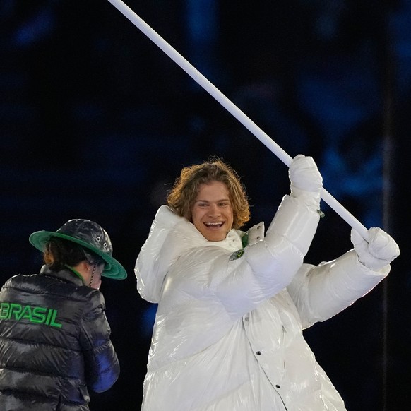 Lucas Pinheiro Braathen, flag bearer of Brazil arrives during the Olympic opening ceremony at the 2026 Winter Olympics, in Milan, Italy, Friday, Feb. 6, 2026. (AP Photo/Natacha Pisarenko)
Milan Cortin ...