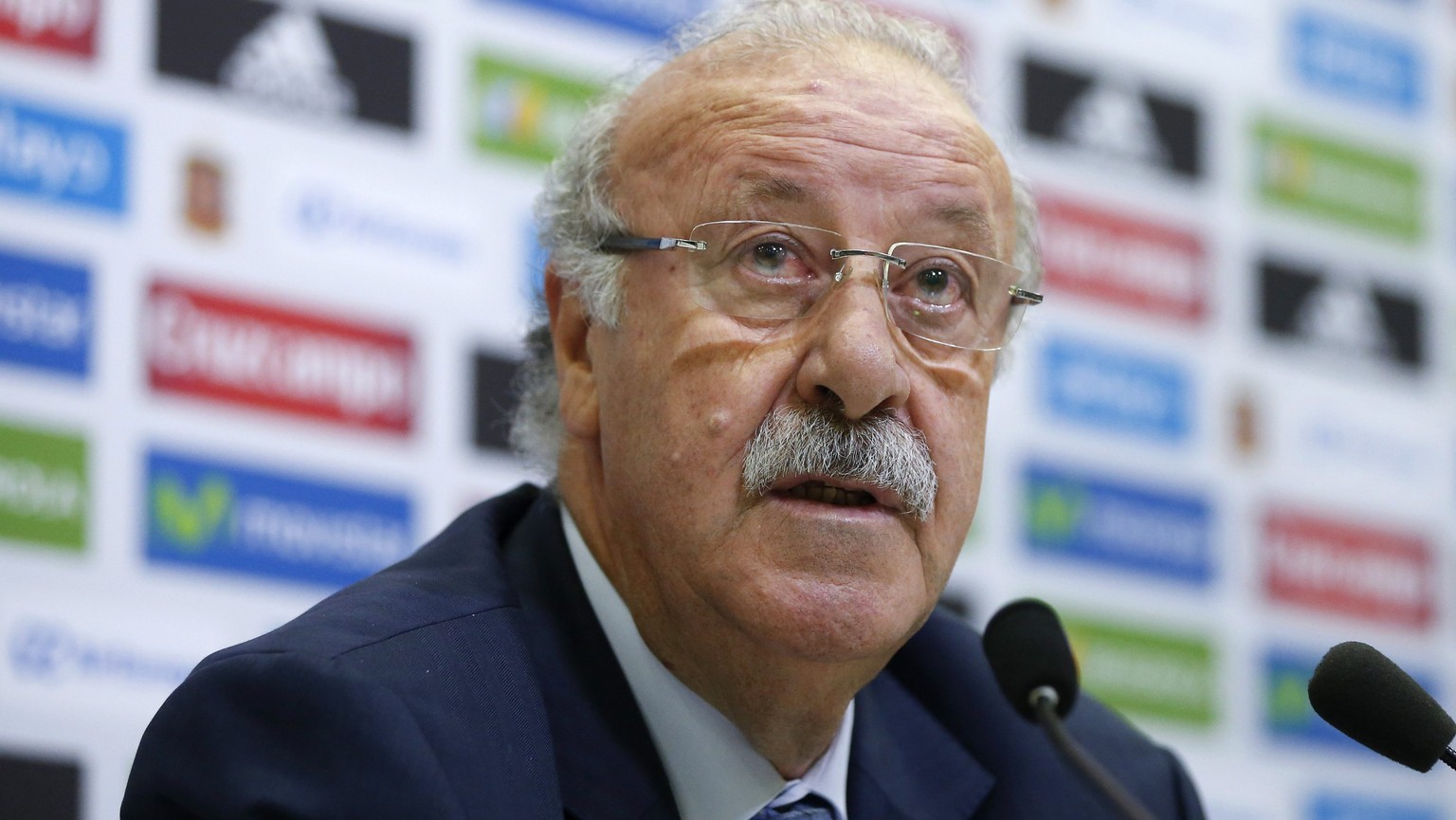 Trainer Vicente Del Bosque sortiert gleich reihenweise Welt- und Europameister aus.