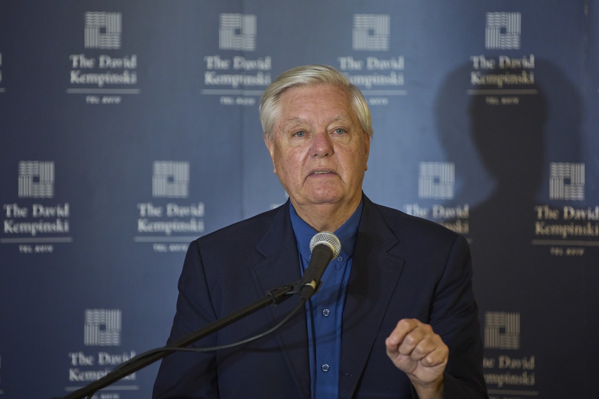 U.S. Senator Lindsey Graham, speaks at a press conference in Tel Aviv, Israel, Thursday, Aug. 28, 2025. (AP Photo/Ohad Zwigenberg)
Lindsey Graham