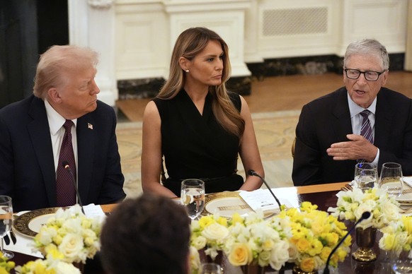 Microsoft&#039;s Bill Gates speaks at a dinner with President Donald Trump and first lady Melania Trump in the State Dinning Room of the White House, Thursday, Sept. 4, 2025, in Washington. (AP Photo/ ...