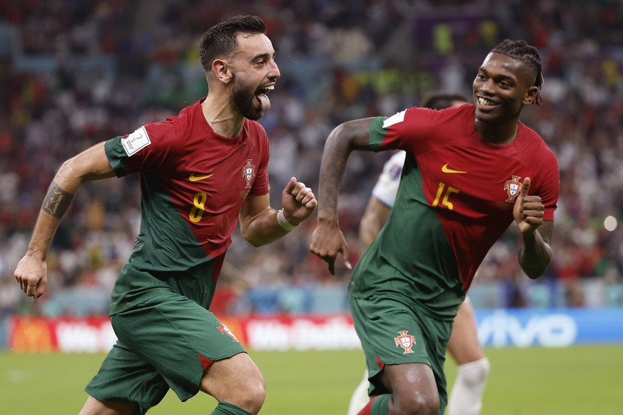 Soccer: FIFA World Cup, WM, Weltmeisterschaft, Fussball Qatar 2022-Portugal at Uruguay Nov 28, 2022 Lusail, Qatar Portugal midfielder Bruno Fernandes 8 celebrates his penalty kick goal scored against  ...