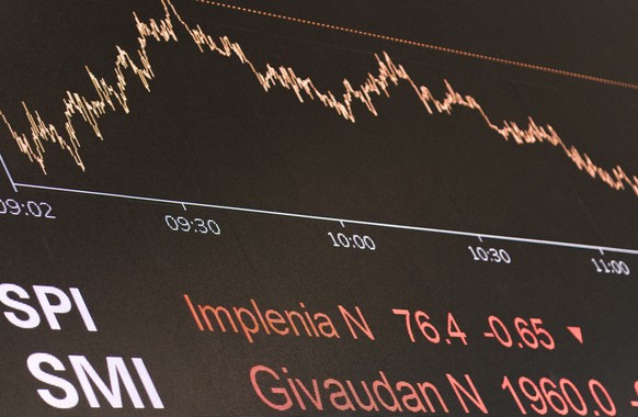 ARCHIVBILD ZUM ABSTURZ DES SMI UM 1,5 PROZENT, AM DONNERSTAG, 11. OKOTBER 2018 - Aktuelle Kurse werden angezeigt an einer LED-Wand im Eingangsbereich der Neuen Boerse Zuerich-West des SIX-Hauptsitzes  ...