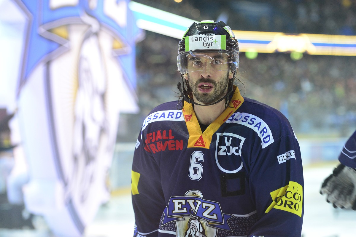 20.02.2016; Zug; Eishockey NLA EV Zug - HC Davos; Tim Ramholt (Zug) (Daniela Frutiger/Freshfocus)