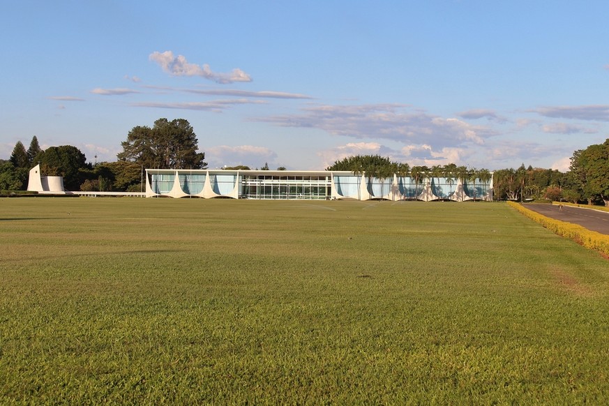 Hier soll es also spuken: Der Alvorada-Palast in Brasilia.