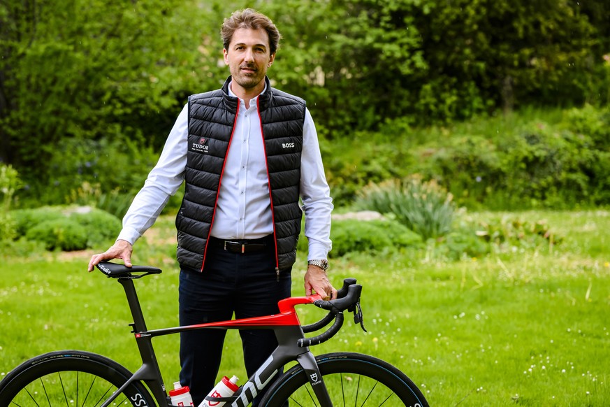Fabian Cancellara, proprietaire de l&#039;equipe Tudor Pro Cycling, pose lors d&#039;une conference de presse de Tudor Pro Cycling avant le Tour de Romandie le lundi 22 avril 2024 a Yverdon. (KEYSTONE ...