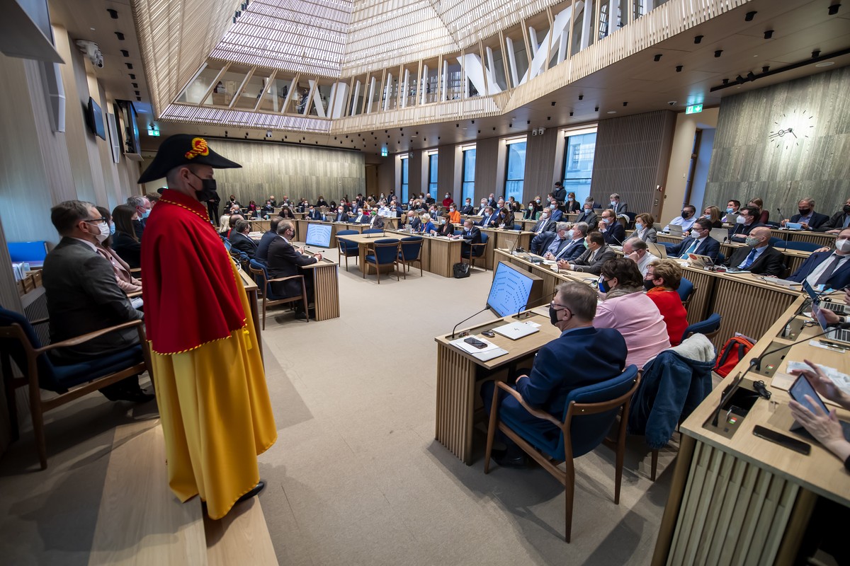 Les deputes genevois siegent pour la premiere fois dans la Salle du Grand Conseil "La salle Nicolas Bogueret" qui a ete entierement renovee et inauguree a ce jours, ce jeudi 27 janvier 2022  ...