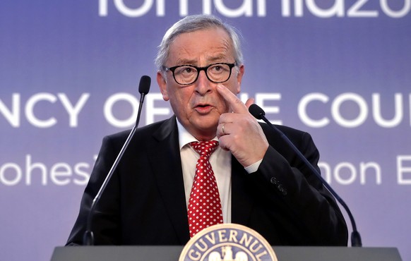 epa07274969 European Commission President Jean-Claude Junker, accompanied by Romanian Prime Minister Viorica Dancila (not pictured), during a joint press conference that concluded their official meeti ...