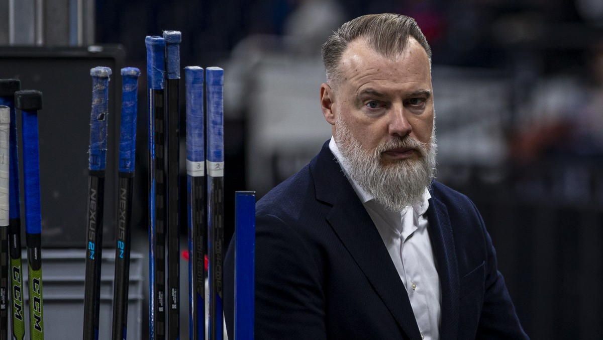ZSC Lions Cheftrainer Rikard Groenborg (Gronborg) waehrend dem Eishockey-Meisterschaftsspiel der National League zwischen den ZSC Lions und dem EHC Biel am Samstag, 16. Oktober 2021, in Zuerich. (KEYS ...