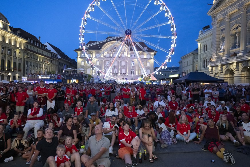 Supporters and Fans from Switzerland reacts at the Fan Zone and public viewing on Bundesplatz Square at the UEFA Women&#039;s EURO 2025 quaterfinal soccer match between Switzerland and Spain in Bern,  ...