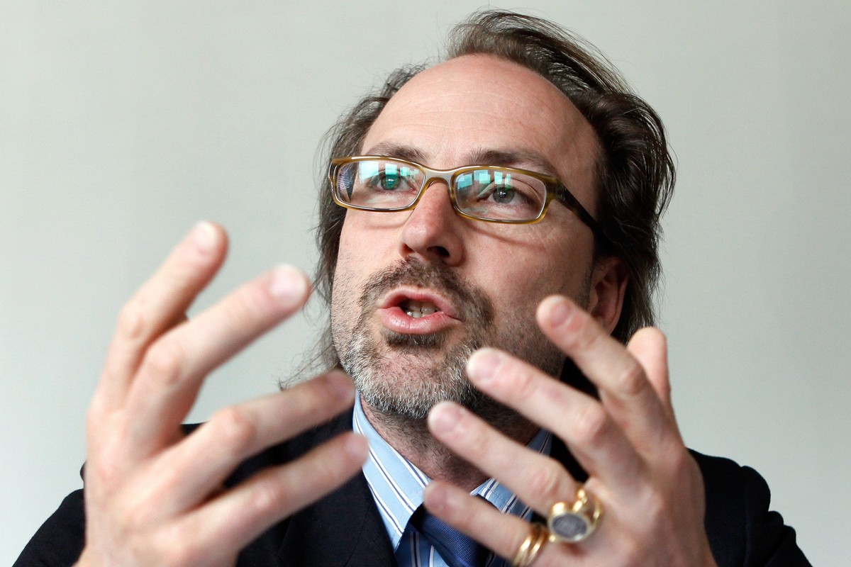 ARCHIVBILD ZUR SUSPENSION DES CHEFERMITTLERS DER BUNDESANWALTSCHAFT OLIVIER THORMANN --- Olivier Thormann, juge d'instruction fribourgeois, parle lors d'une conference de presse suite au dec ...