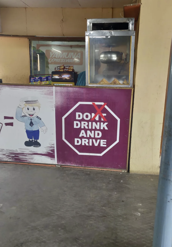 Lustige Fails: Verwirrendes Schild zu Alkohol am Steuer