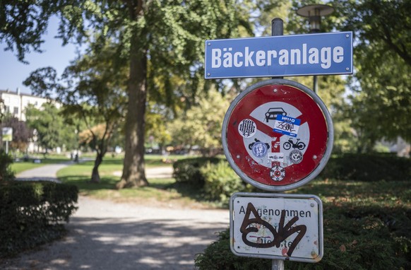Blick in die Baeckeranlage, ein Park im Bezirk Aussersihl der Stadt Zuerich, aufgenommen am Montag, 11. September 2023. (KEYSTONE/Ennio Leanza)