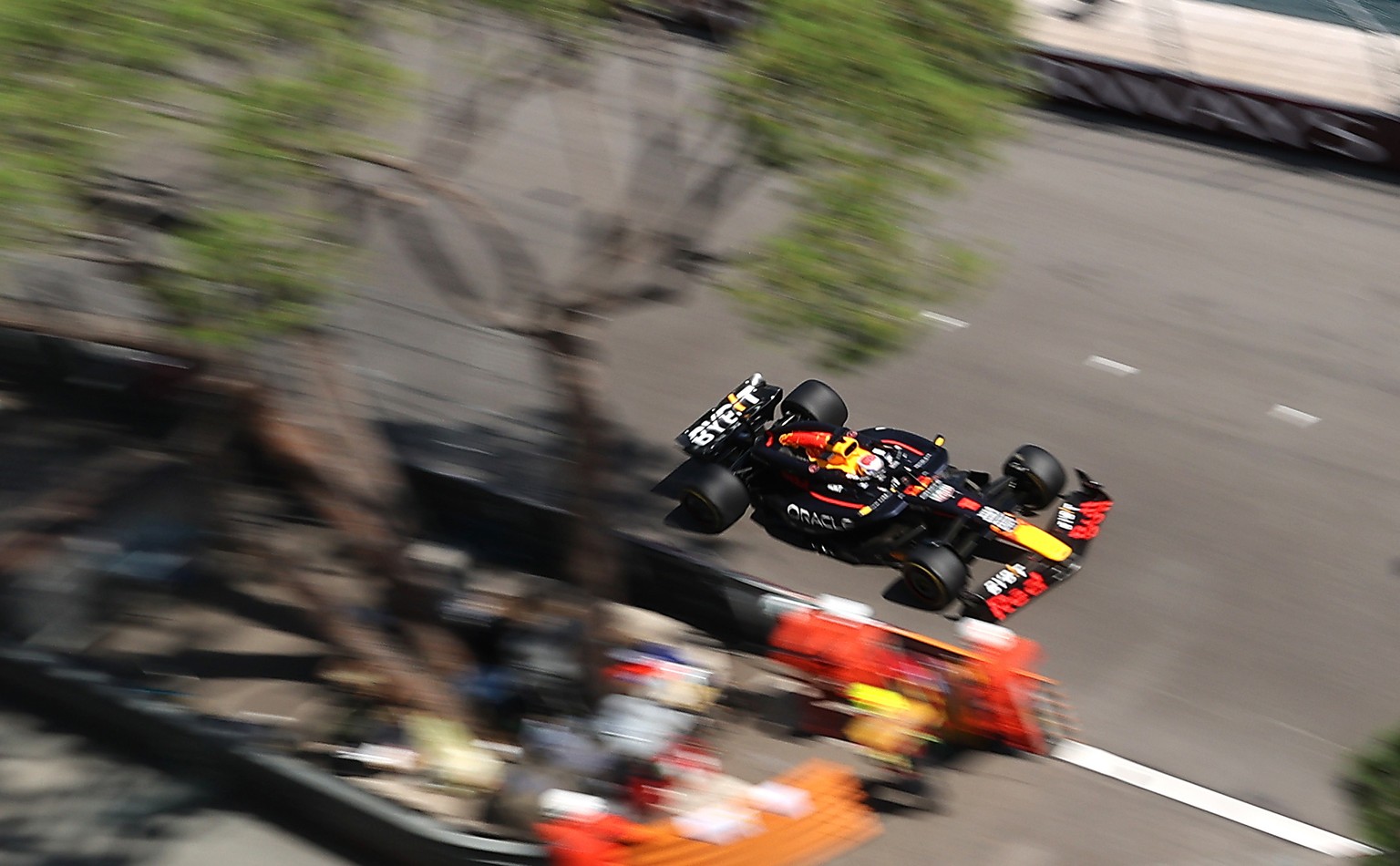 epa11371418 Red Bull Racing driver Max Verstappen of Netherlands in action during the Formula One Grand Prix of Monaco on the Circuit de Monaco ractrack in Monte Carlo, Monaco, 26 May 2024. EPA/ANNA S ...