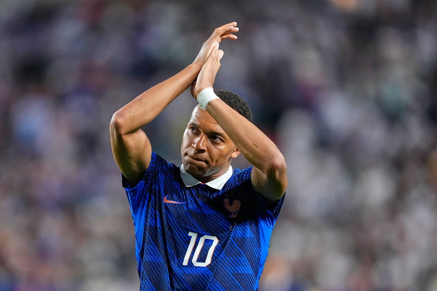 France's Kylian Mbappe (10) gestures to fans as he leaves the field during the World Cup Group I soccer match between France and Iraq in Philadelphia, Monday, June 22, 2026. (AP Photo/Petr David  ...