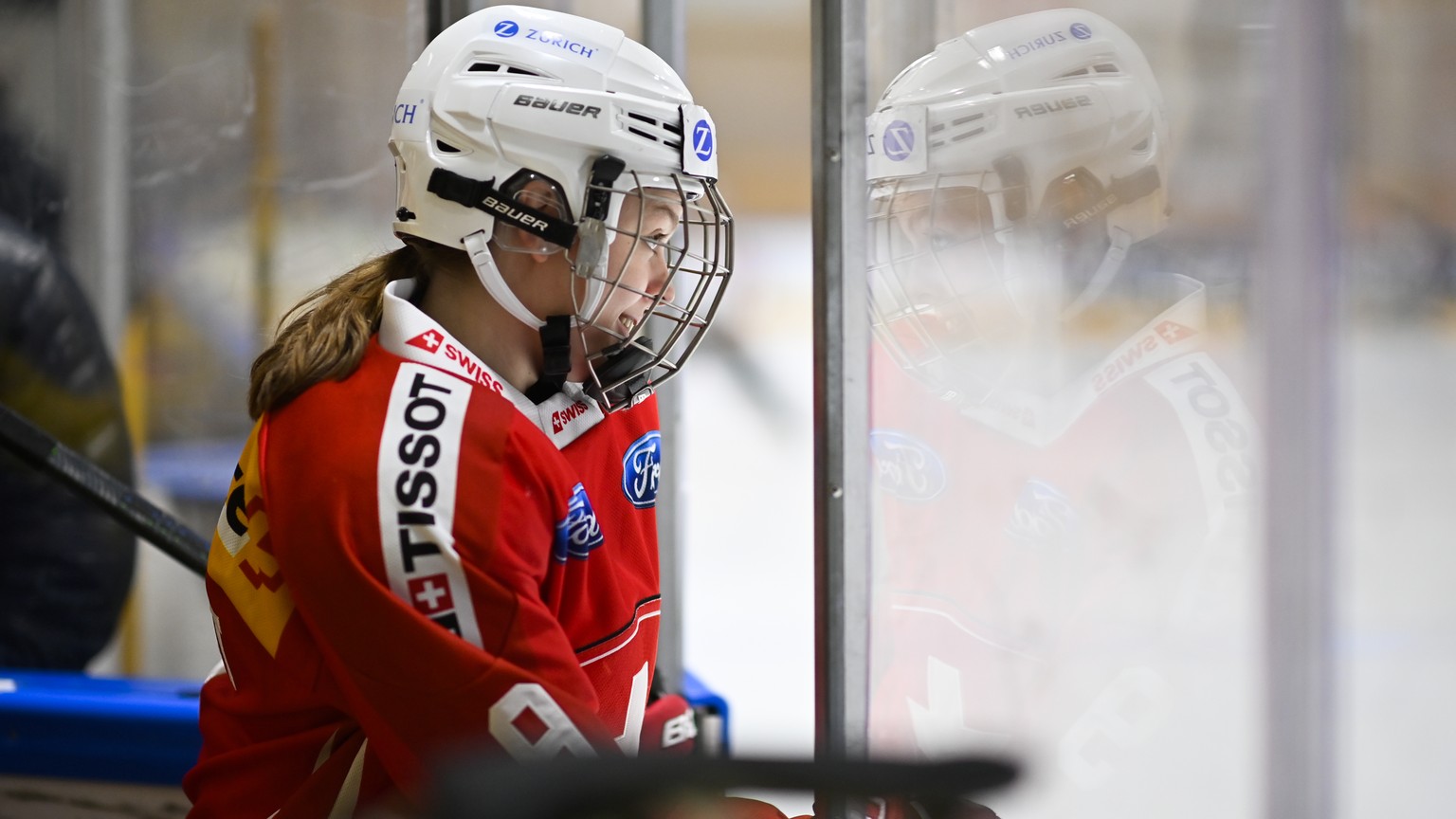 Die Schweizerin Shannon Sigrist im Vorbereitungsspiel zwischen der Schweizer Damen Eishockey Nationalmannschaft und Japan, am Donnerstag, 11. November 2021, in Romanshorn. (KEYSTONE/Gian Ehrenzeller)