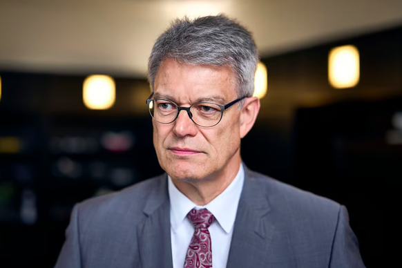 Patrick Schnieder, der einem breiteren Publikum bis vor Kurzem kaum bekannt war, ist unversehens zur Symbolfigur der Unzufriedenheit mit Merz geworden.