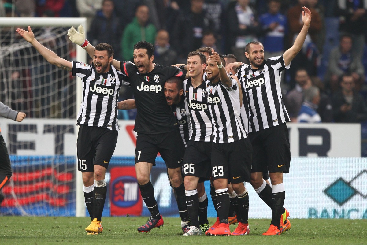 Stephan Lichtsteiner durfte am Wochenende mit seinen Teamkollegen den vierten Scudetto in Folge feiern.