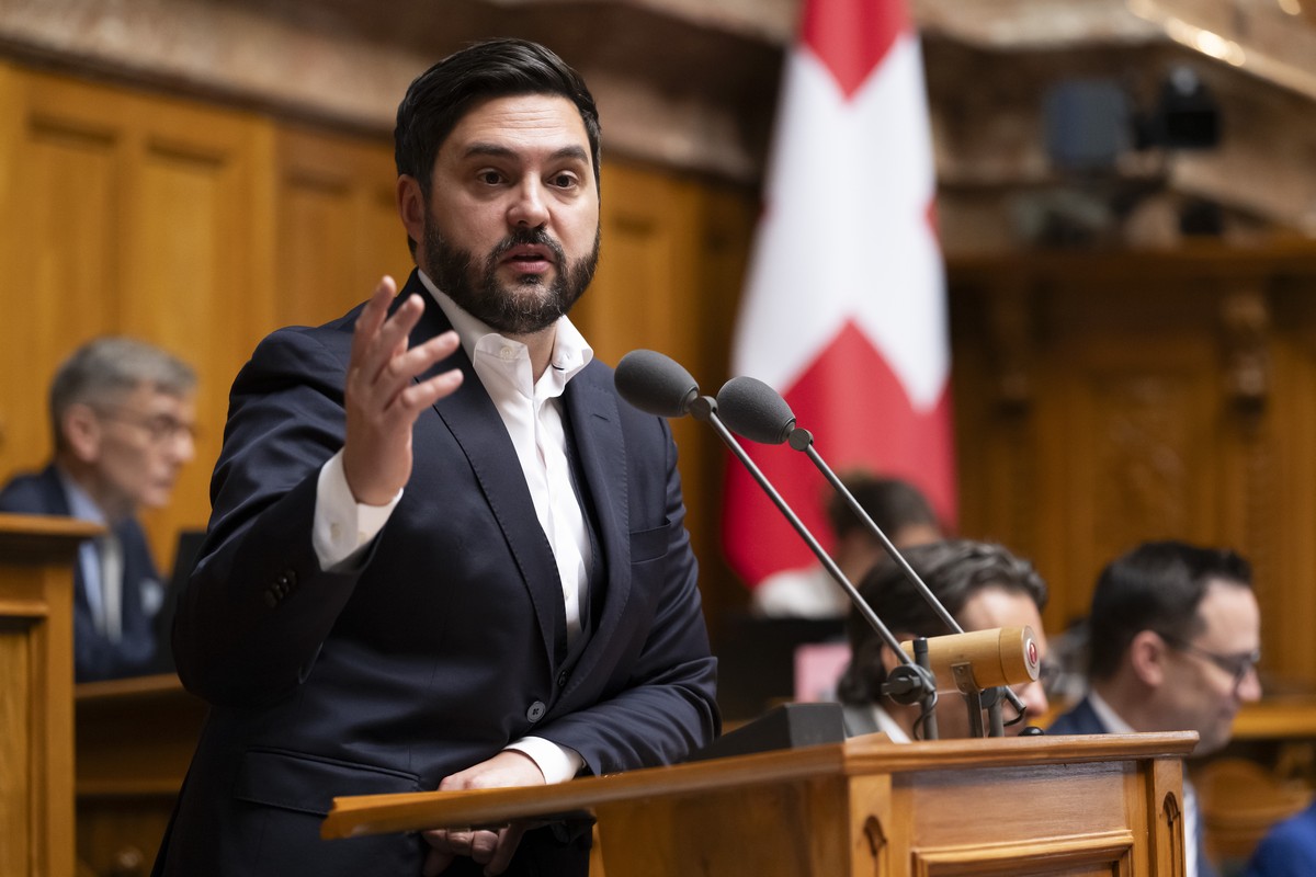Nationalrat Cedric Wermuth, SP-AG, spricht waehrend der Sommersession der Eidgenoessischen Raete, am Dienstag, 2. Juni 2026 im Nationalrat in Bern. (KEYSTONE/Anthony Anex)