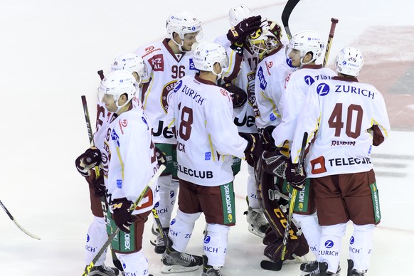 Les joueurs genevois, laissent eclater leurs joies, lors du match de hockey sur glace du huitieme de finale de Coupe de Suisse, Swiss Ice Hockey Cup, entre le HC La Chaux-de-Fonds et le Geneve Servett ...