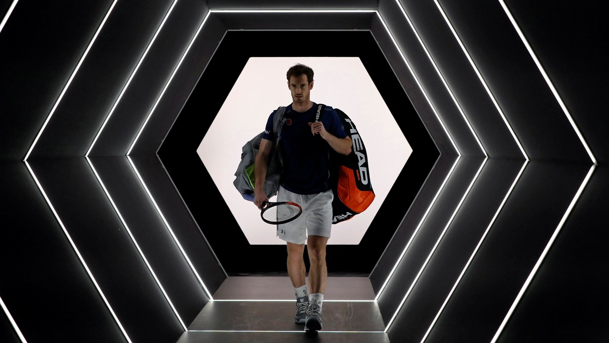 Tennis - Paris Masters tennis tournament men's singles quarterfinals - Tomas Berdych of Czech Republic v Andy Murray of Britain - Paris, France - 4/11/2016 - Murray arrives. REUTERS/Gonzalo Fuent ...