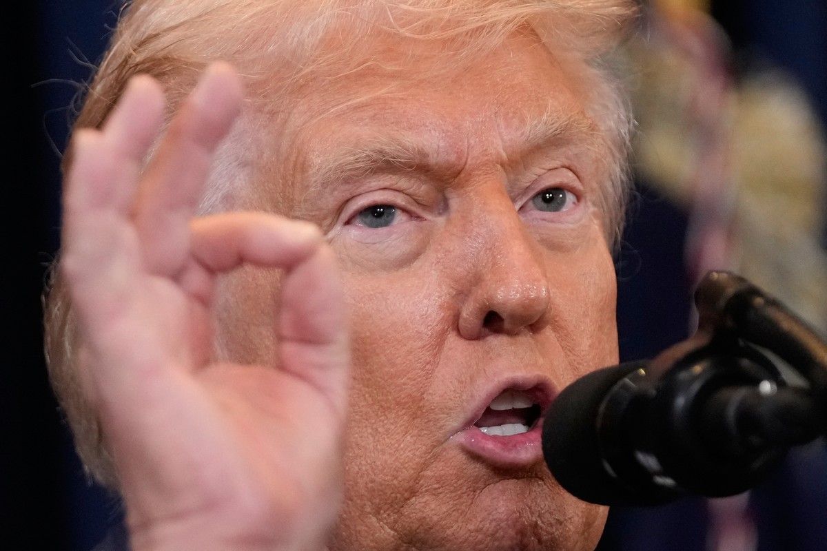 President Donald Trump speaks at a news conference, Monday, March 9, 2026, at Trump National Doral Miami in Doral, Fla. (AP Photo/Mark Schiefelbein)
Donald Trump