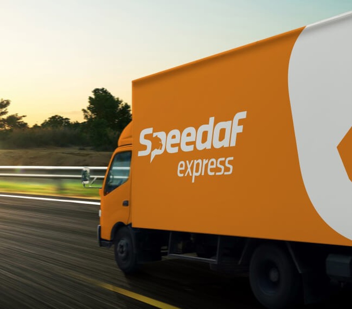 Ein Bild eines Speedaf-Lieferwagens. Speedaf ist ein chinesischer Paketzulieferdienst, der sich auch in Europa ausbreitet.