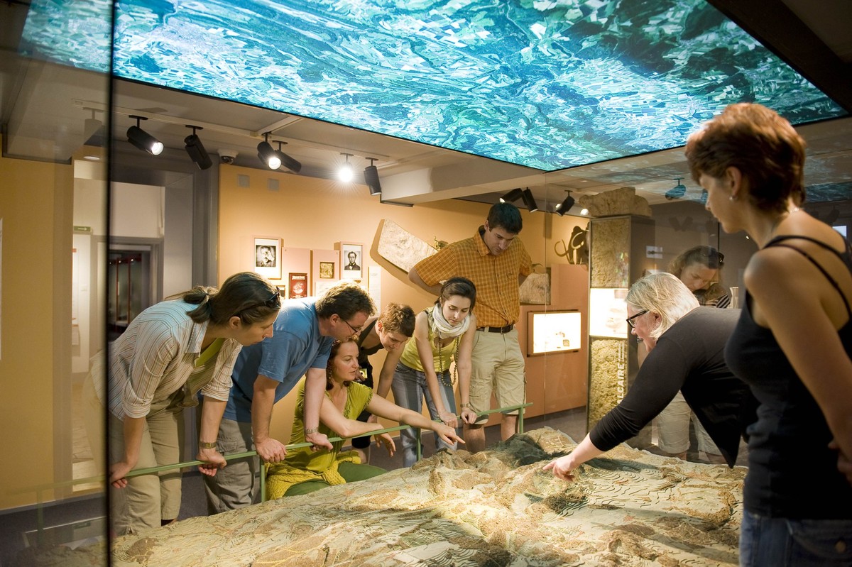 Was ist eigentlich DER Jura? Das Museum in Delémont erklärt es dir.