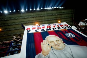 &nbsp;San Lorenzo hat mit Papa Francisco den berühmtesten Fan der Welt.F
