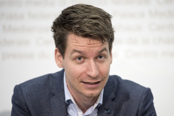 Pascal Vuichard, Co-Praesident Junge Gruenliberale Partei, spricht an einer Medienkonferenz, am Donnerstag, 31. Maerz 2016, in Bern. Die Jungen Gruenliberalen gruenden eine eigene Jungpartei. (KEYSTON ...