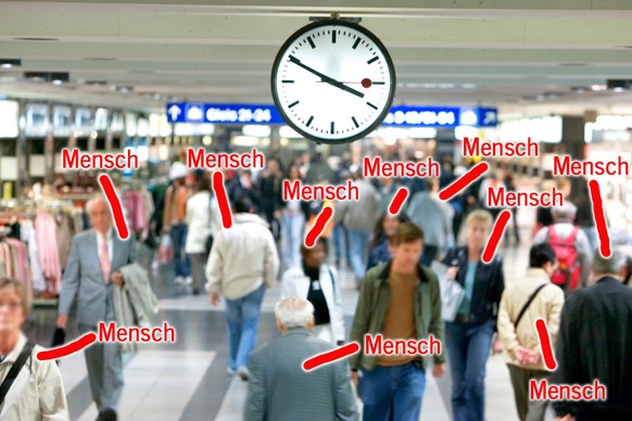 ARCHIV -- ZUM 75. JAHRESTAG DER SCHWEIZERISCHEN BAHNHOFSUHR, STELLEN WIR IHNEN FOLGENDES BILDMATERIAL ZUR VERFUEGUNG -- Passanten laufen am Donnerstag, 29. September 2005, in der Ladenpassage Shop Vil ...