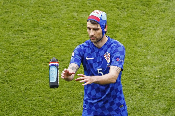 Football Soccer - Czech Republic v Croatia - EURO 2016 - Group D - Stade Geoffroy-Guichard, Saint-Ãtienne, France - 17/6/16
Croatia&#039;s Vedran Corluka 
REUTERS/Max Rossi
Livepic