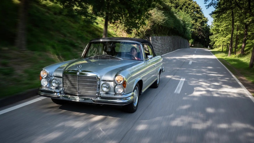 1970 Mercedes-Benz 280 SE 3.5 Cabriolet

CHF220,000 - CHF280,000 

European-specification example built during the penultimate year of production
 Wears its factory colours of Silver Grey Metallic wit ...