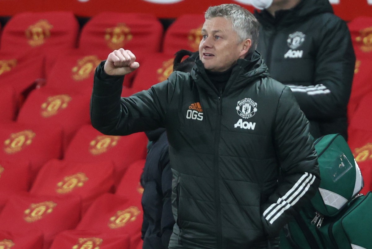 epa09074765 Manchester United's manager Ole Gunnar Solskjaer reacts at the end of the English Premier League soccer match between Manchester United and West Ham United in Manchester, Britain, 14  ...